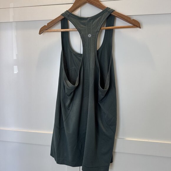 Lululemon Women's 10 Green Racerback Tank Top Sweat life - Picture 7 of 10
